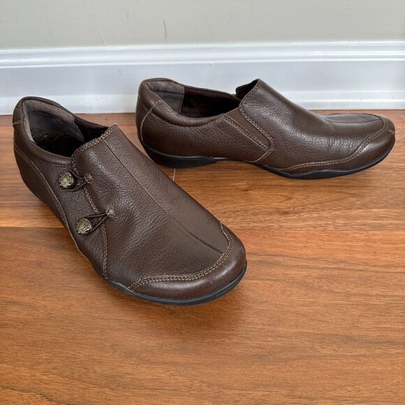 Taos Footwear Encore Brown Leather Slip On Button Shoes Women's Size US 8.5 - Picture 2 of 10